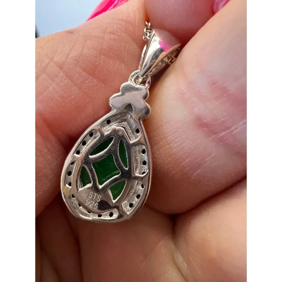 Jade and spinel teardrop sterling silver pendant and chain necklace - Picture 11 of 11